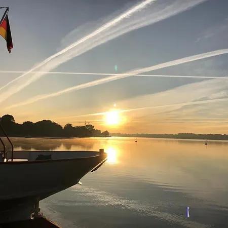 Hausboot Fjord Nordstern Mit Dachterrasse In 船屋 石勒苏益格